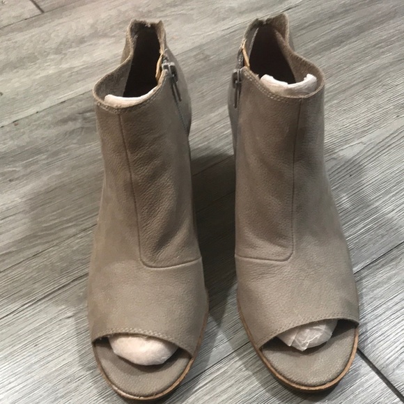 Lucky Brand New Kasima Leather Driftwood Ankle-High Leather Open Toe Boots - Picture 1 of 7